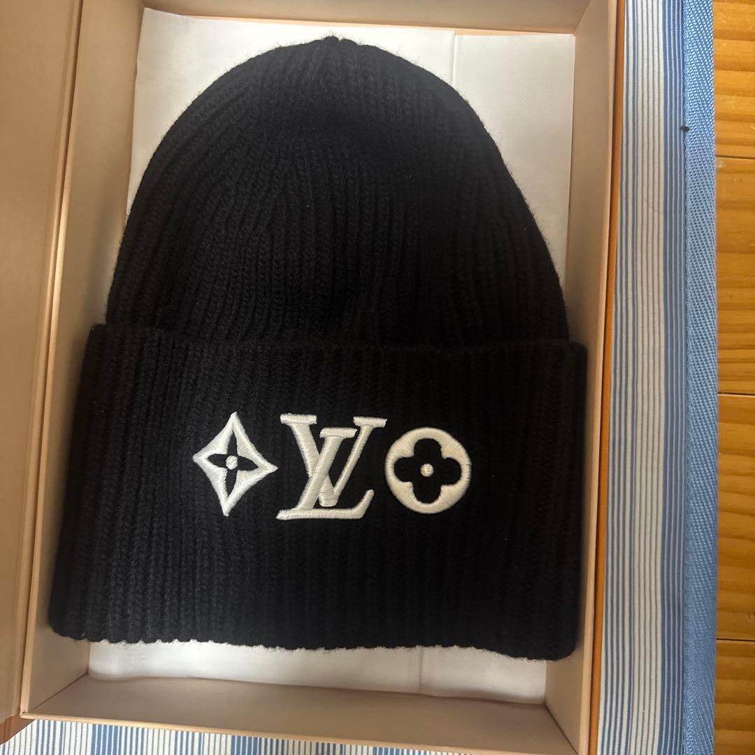 VUITTON レディース　ニット帽