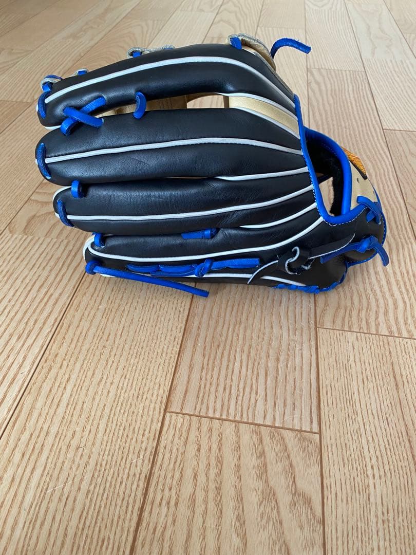 ミズノプロ硬式外野手用グローブ