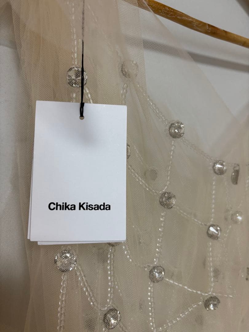 新品　chika kisada チカキサダ　ビーズビスチェ　　ベージュ