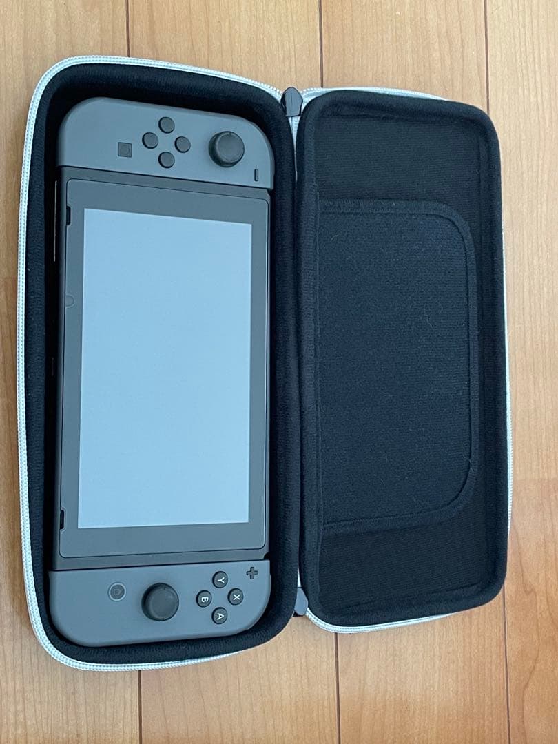 Nintendo Switch フィルム付+ ソフト3本 + ケース
