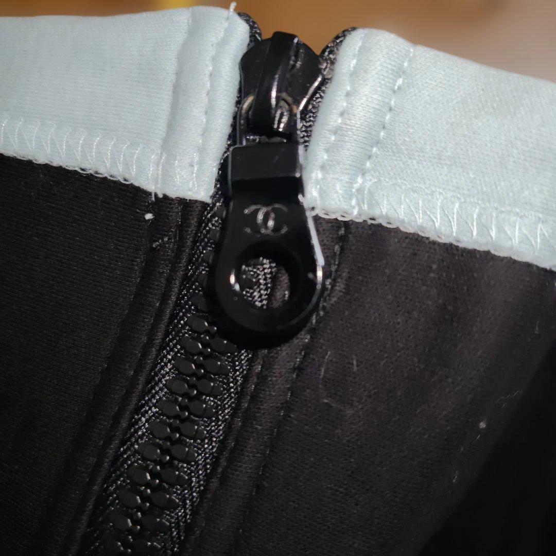 シャネル CHANEL ジップアップ パーカー スウェット 長袖黒ブラック水色