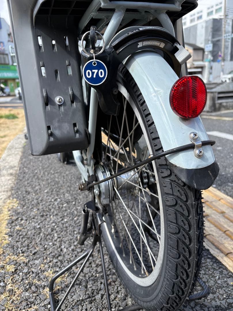 中古20㌅ブリヂストン電動アシスト自転車　8.7Ah 大阪　070