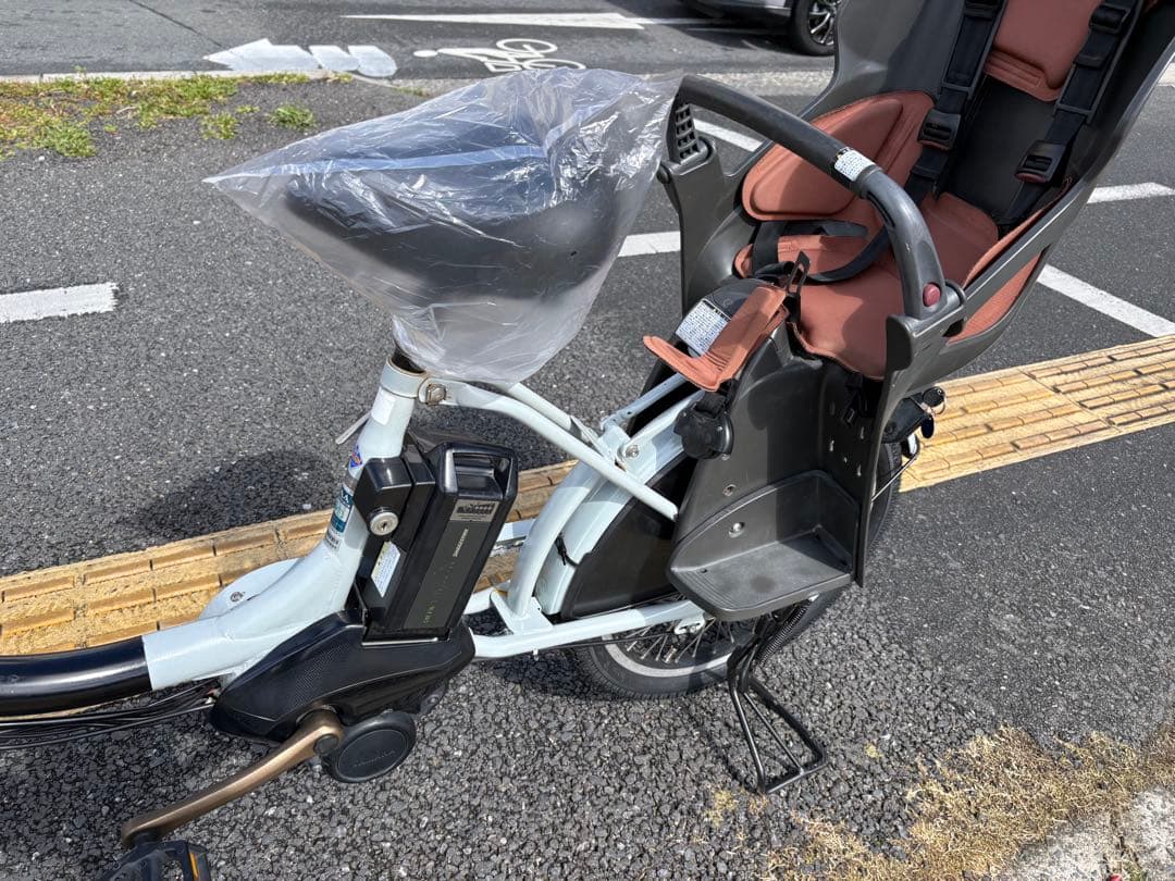 中古20㌅ブリヂストン電動アシスト自転車　8.7Ah 大阪　070