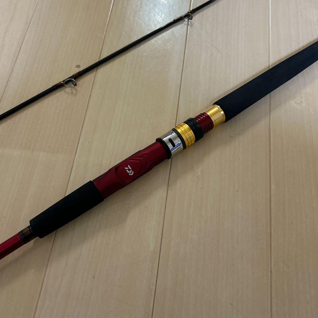 美品 ダイワ アナリスター真鯛255 コマセマダイ
