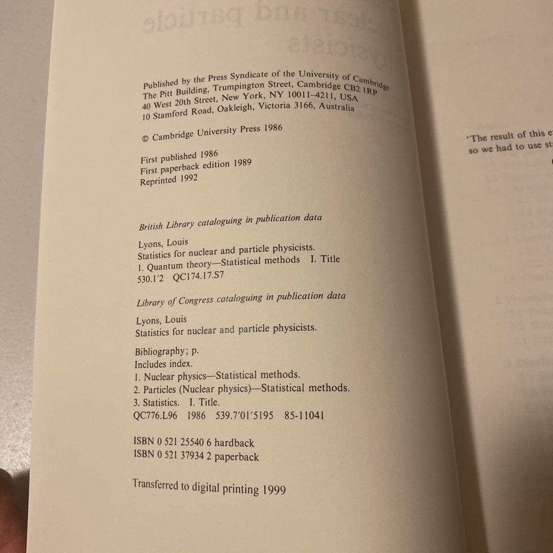 洋書 Statistics for nuclear and particle phys