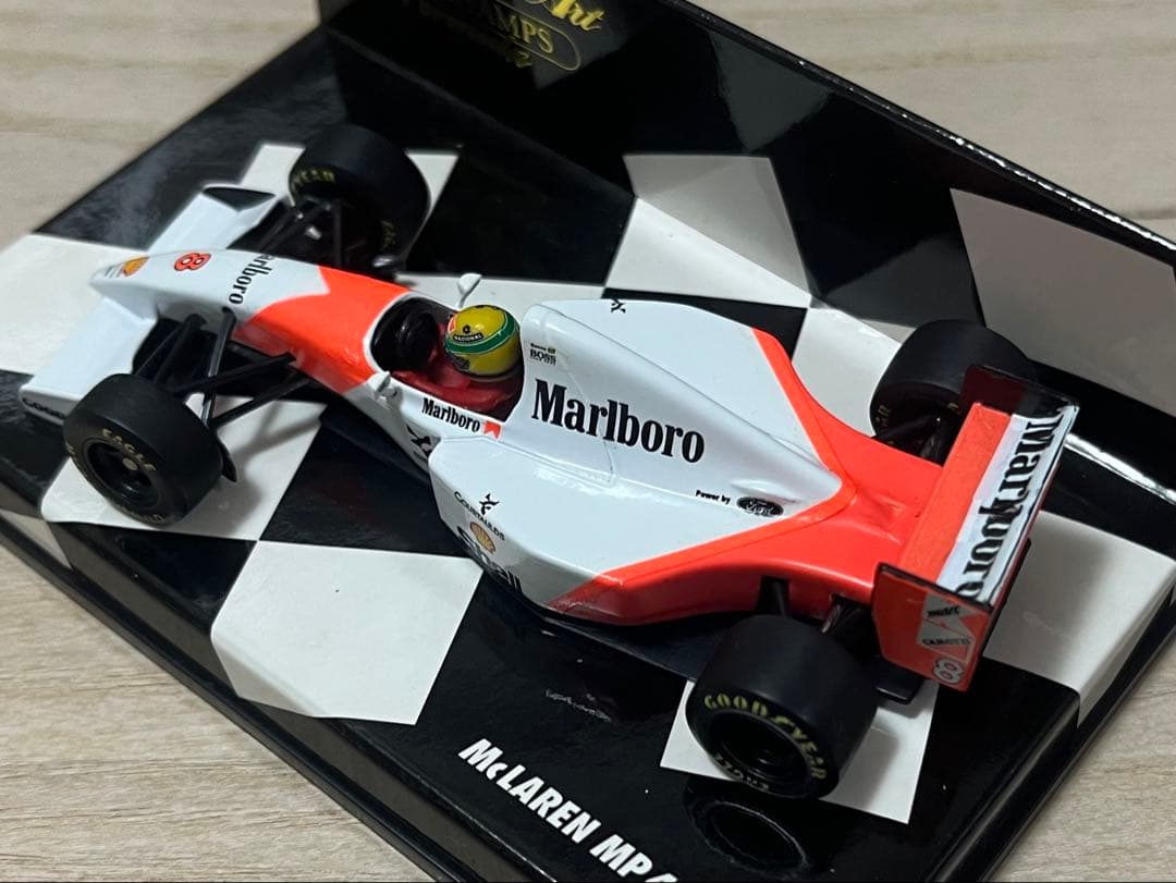 McLaren MP4/8 A. Senna ミニカー 1/43