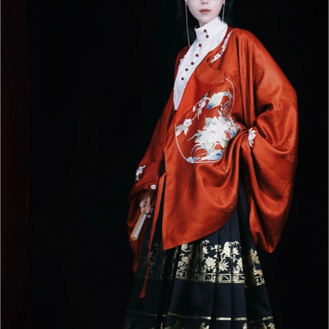 屏風　刺繍琵琶袖丸襟短衫 赤金色長袖アウター　明製漢服　中国伝統衣装　着物和服