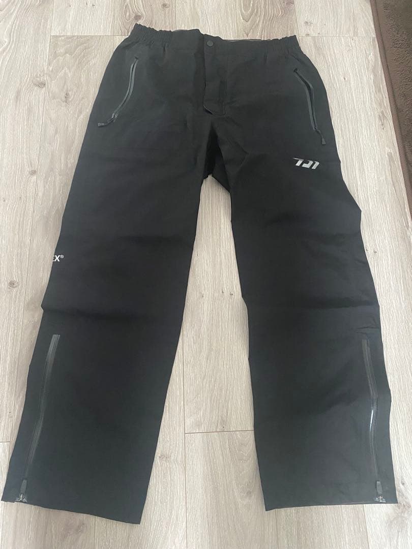 中古　試着のみ　Daiwa GORE-TEX レインウェア Lサイズ　上下セット
