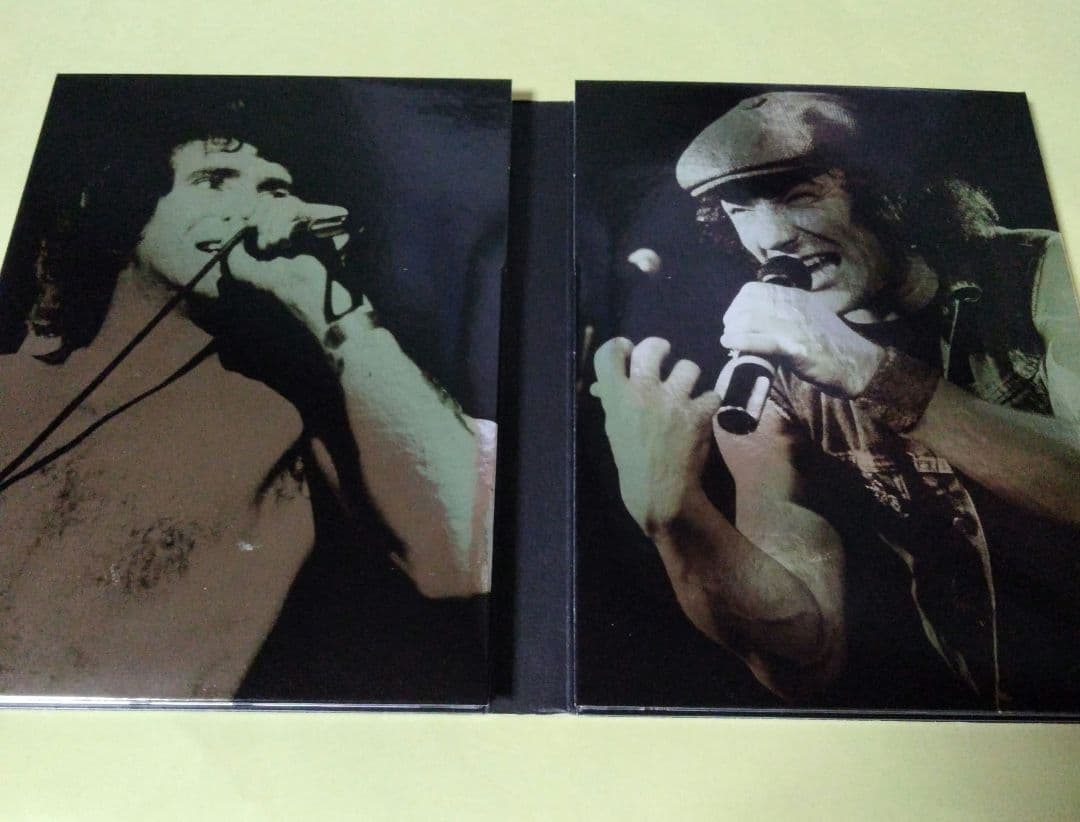 AC/DC PLUG ME IN DVD2枚セット歌詞カード付き