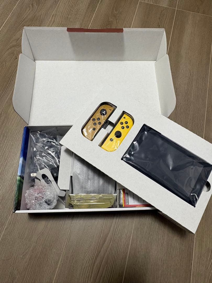 Nintendo Switch本体 Let’s Go ピカチュウ