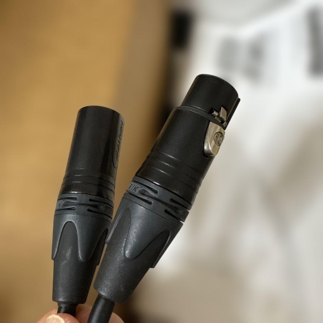 美品◎SHURE SM58SE ボーカルマイク コード付き。試し使用のみ。