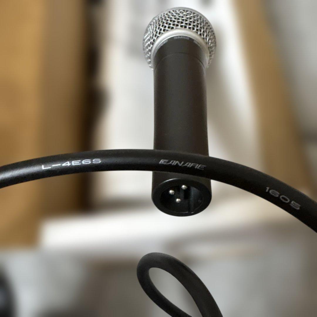 美品◎SHURE SM58SE ボーカルマイク コード付き。試し使用のみ。