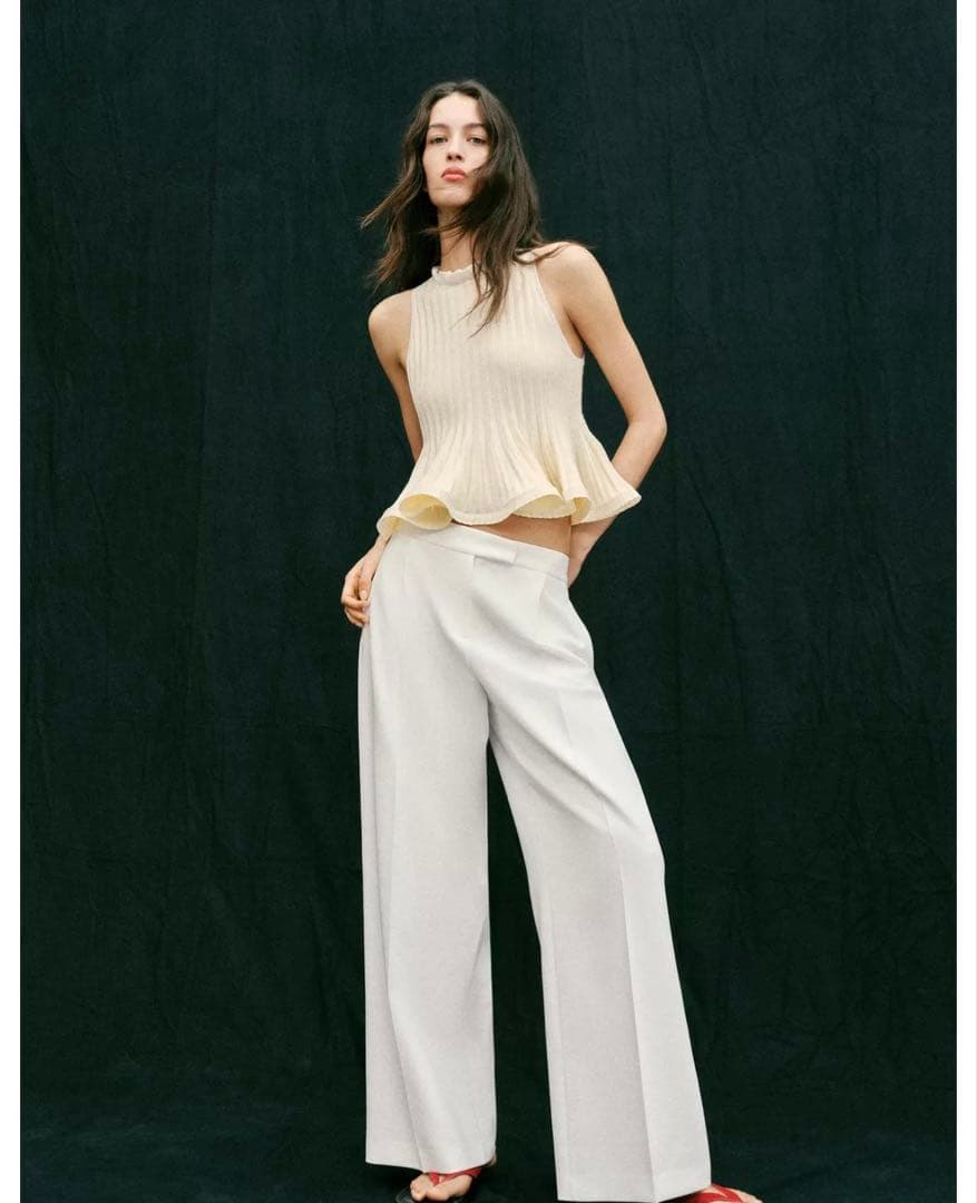 タグ付新品★ZARAのリブニットペプラムトップス★エクリュ色★Mサイズ★完売商品