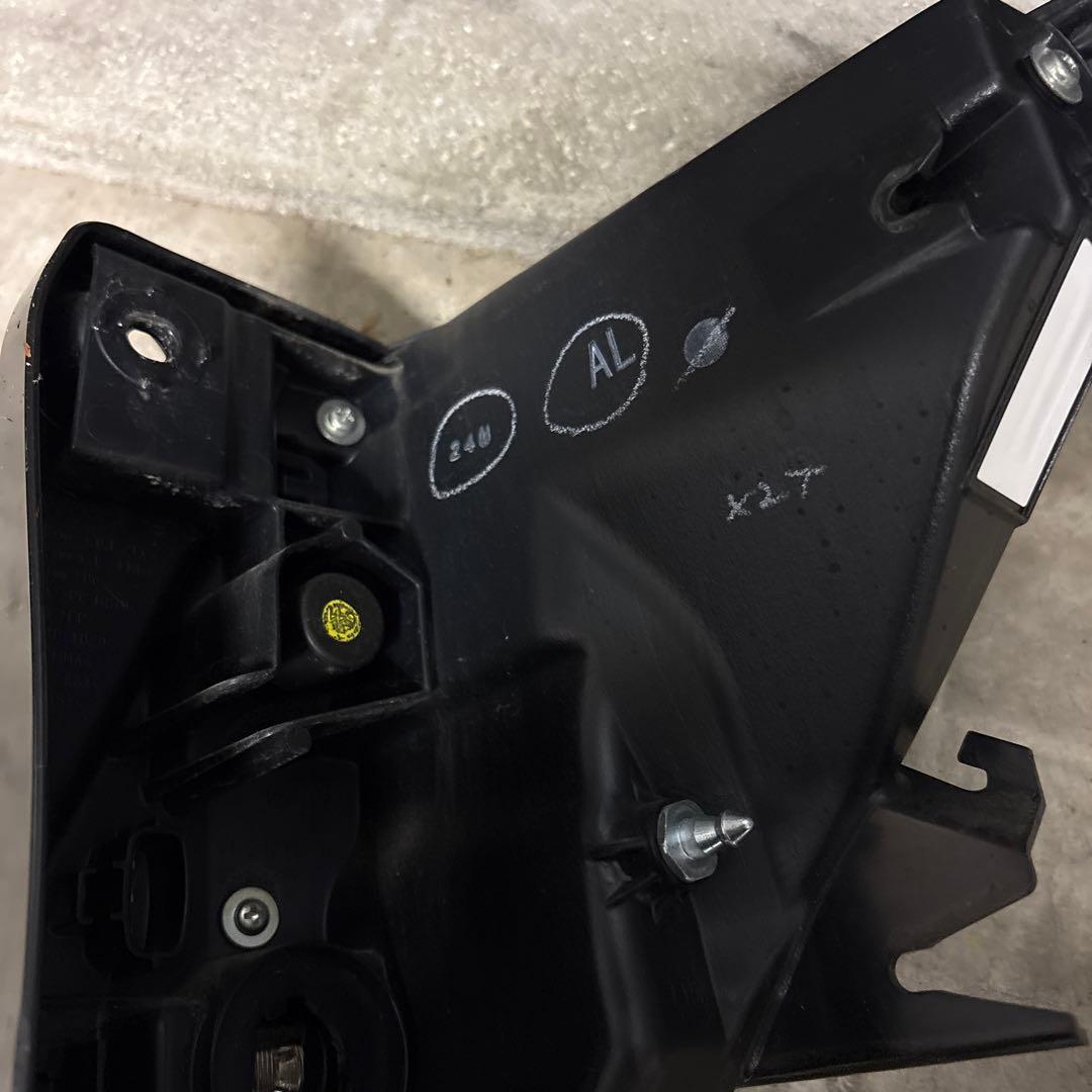 90 ノア テールランプ 左右セット