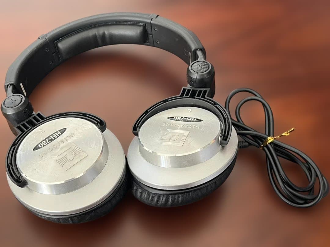 ◆ULTRASONE HFI-780 密閉ダイナミック型ヘッドホン