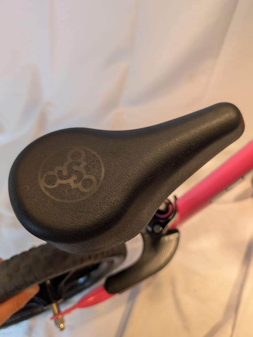 【良品】STRIDER SPORTS　スポーツタイプ　12インチ 　ピンク
