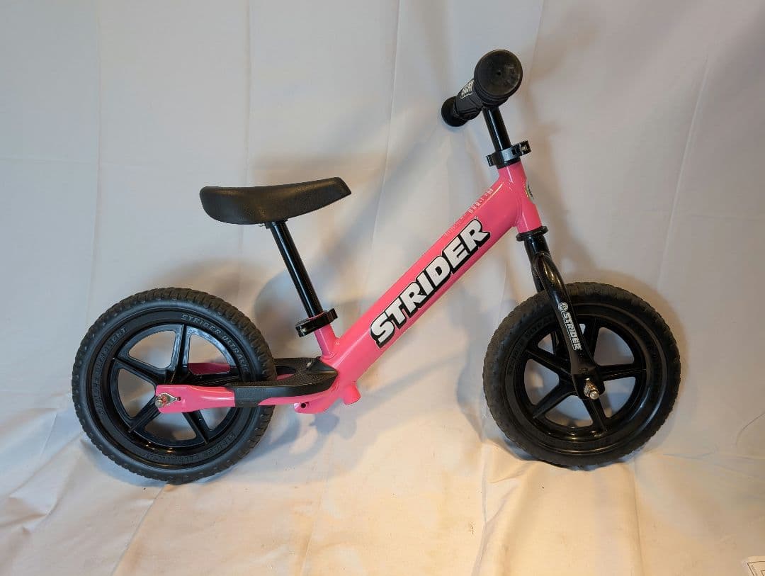 【良品】STRIDER SPORTS　スポーツタイプ　12インチ 　ピンク
