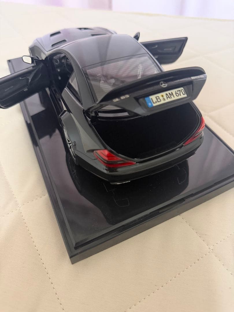 ミニカー Mercedes-Benz SL65 AMG Black Series1/18
