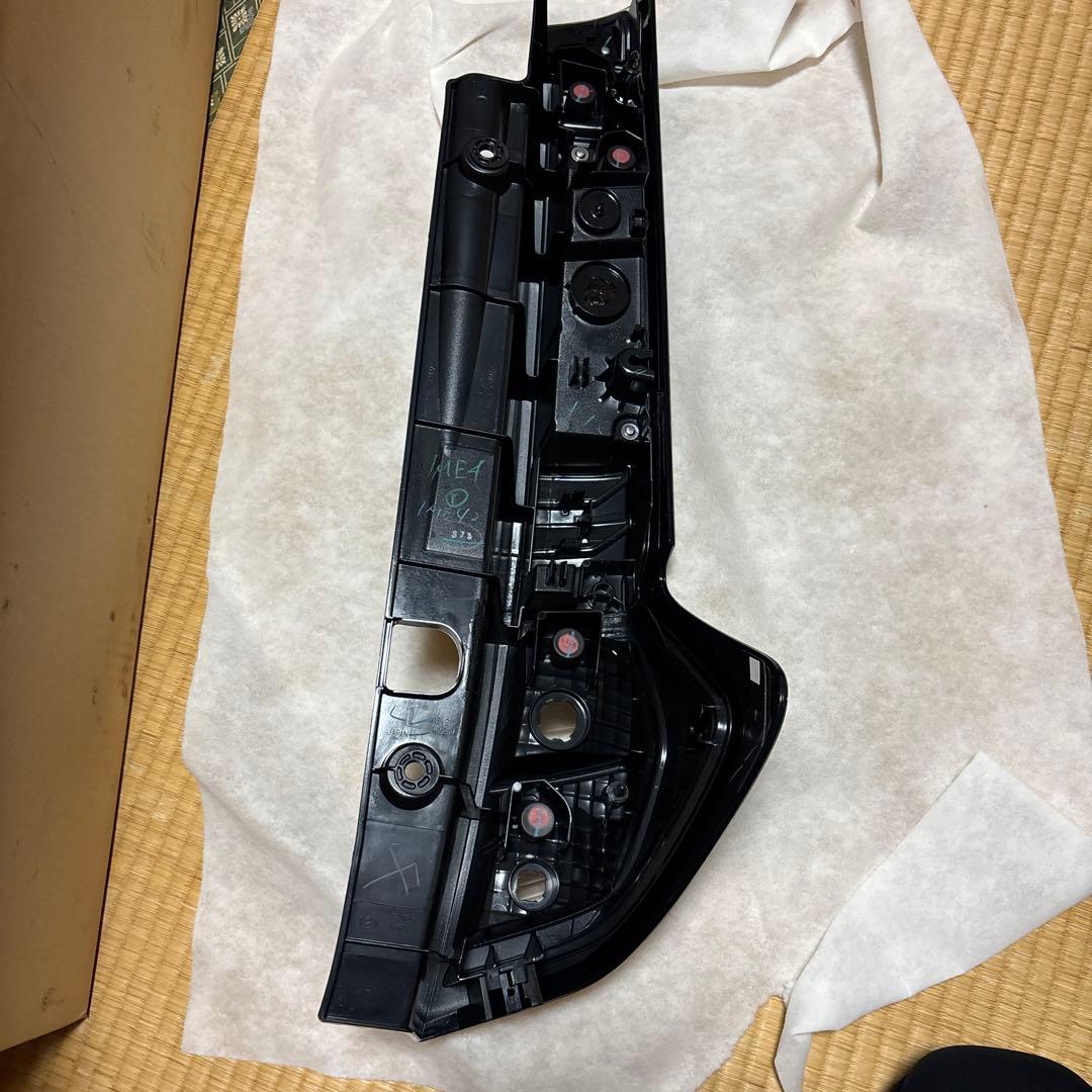 トヨタ　TANK 左テールランプ　新品未使用