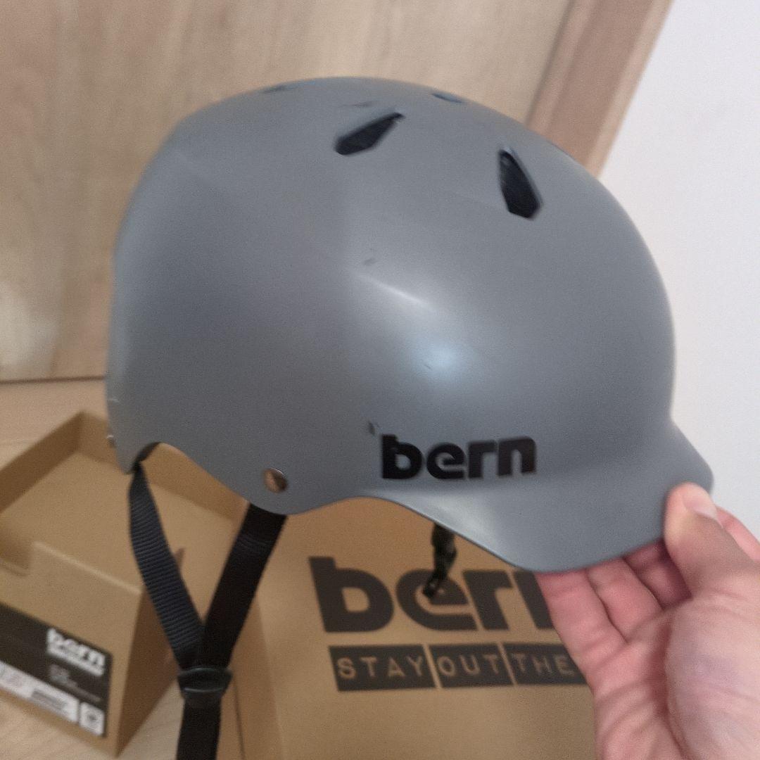 スノーボード　ヘルメット　バーンbern インナーBoA調節付き耳付きグレー