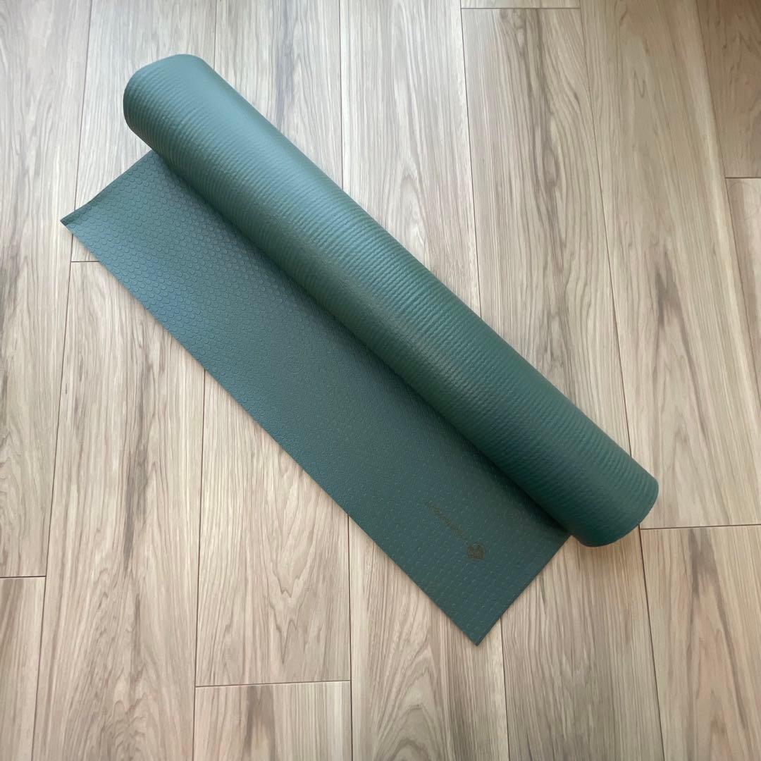 【美品】MANDUKA マンドゥカブラックセージ　ヨガマット ヨガ・エクササイズ