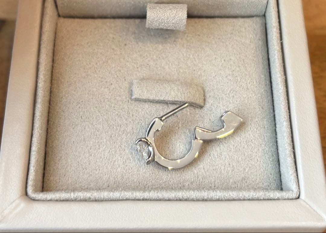 新品＊REPOSSI Serti sur Vide ピアス K18 WG