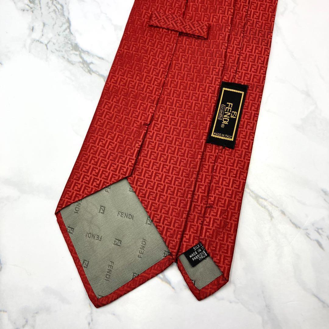 ◆美品◆FENDI フェンディ ネクタイ 赤色 ズッカ柄 光沢感