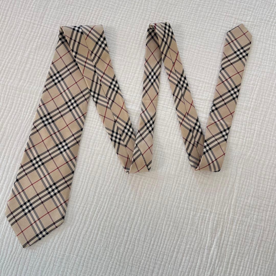 【美品】 バーバリー ノバチェック 光沢感 イタリア製