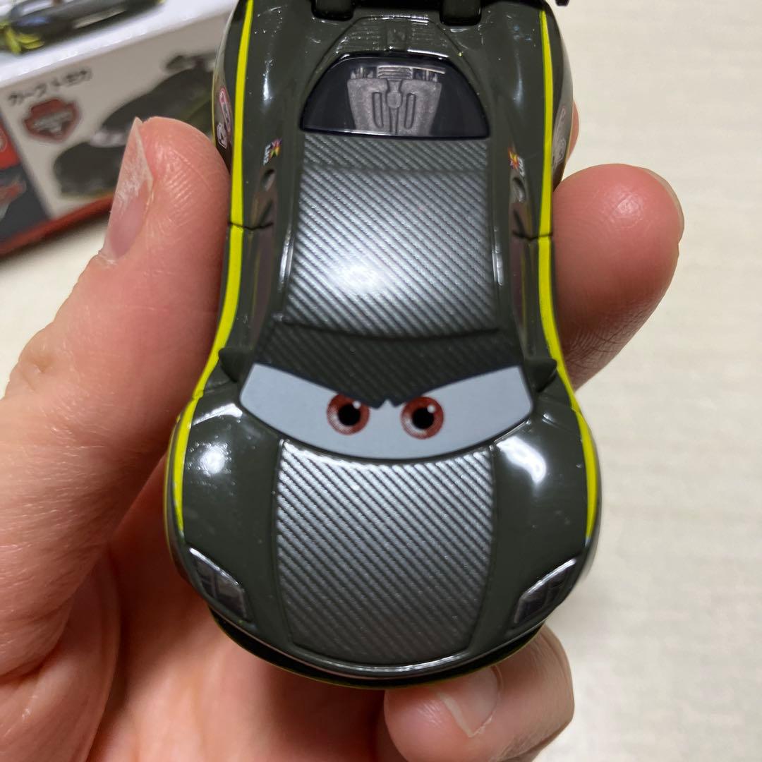 カーズ　トミカ　ルイス・ハミルトン　カーボンレーサータイプ