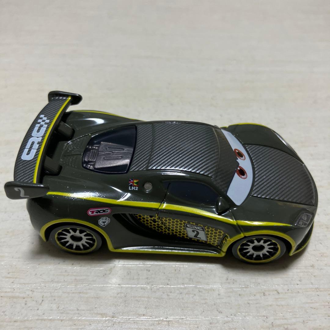 カーズ　トミカ　ルイス・ハミルトン　カーボンレーサータイプ