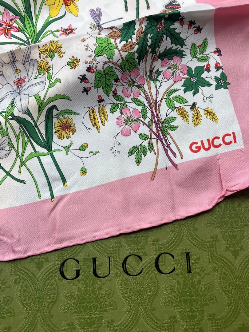 【新品未使用】GUCCIスカーフ 花柄 フローラ ピンク シルク100%スカーフ
