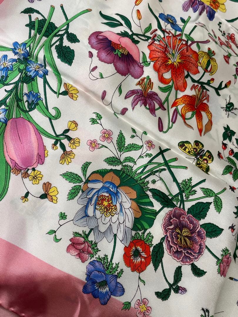 【新品未使用】GUCCIスカーフ 花柄 フローラ ピンク シルク100%スカーフ
