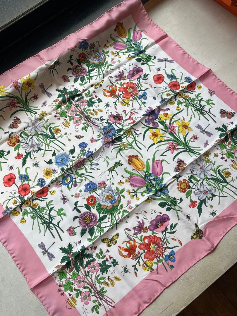 【新品未使用】GUCCIスカーフ 花柄 フローラ ピンク シルク100%スカーフ