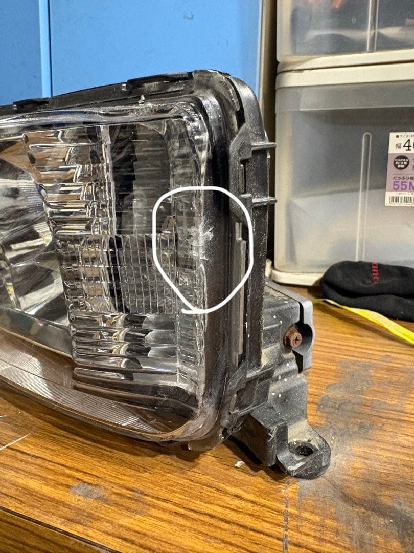 令和2年三菱ふそうヘッドライト左HID MK581269 100-87909