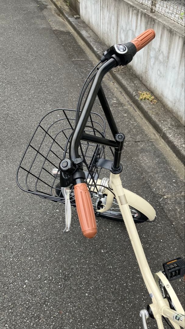 【ほぼ未使用品】ブリヂストン　ベガス　ミニベロ自転車 アイボリー直接引き取り限定