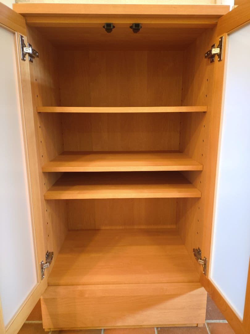 食器棚キャビネット横60×奥行44.5×高さ110