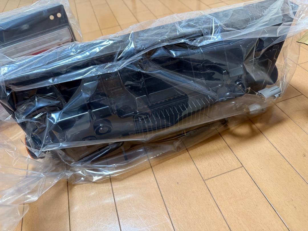 ICLテールライト　未使用　いすゞ