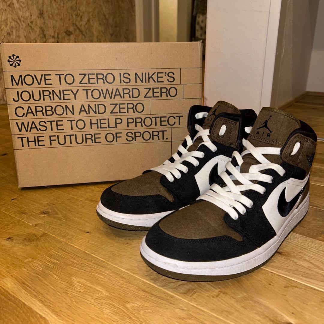 シューズ(男性用) WMNS AIR JORDAN 1 MID SE