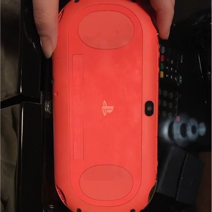 PlayStationvita ネオンオレンジ ソフト二本付き