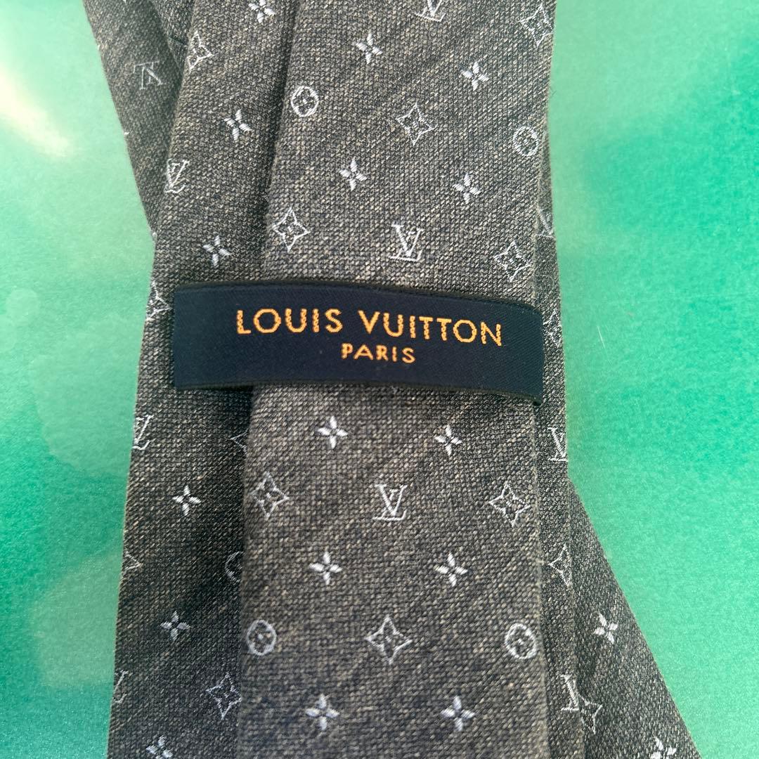 LOUIS VUITTON グレー ネクタイ