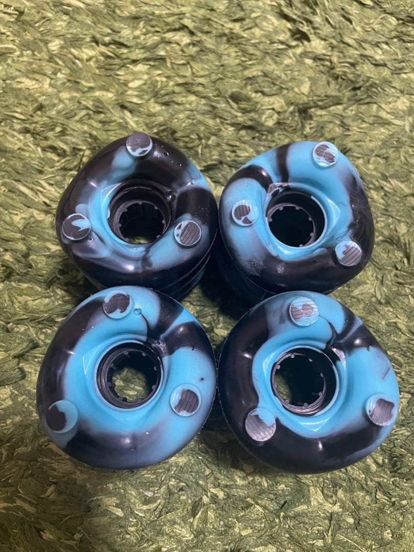 ［新品］シャークウィール 60mm 78a ブラック/ブルー スワール