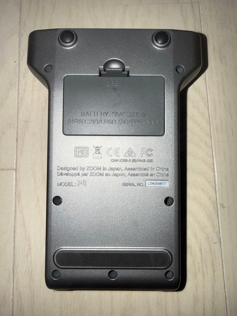 Zoom PodTrak P4 マルチトラックレコーダー
