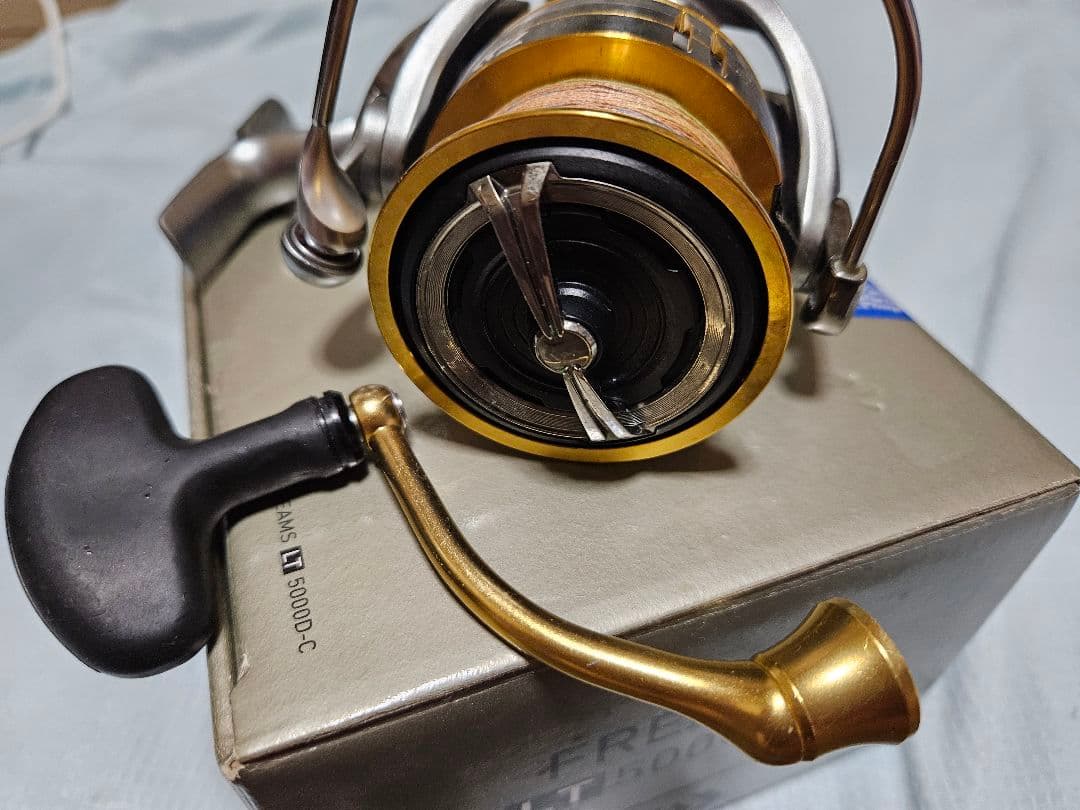 G*e様 Daiwa FREAMS LT5000D-C リール 箱、説明書あり