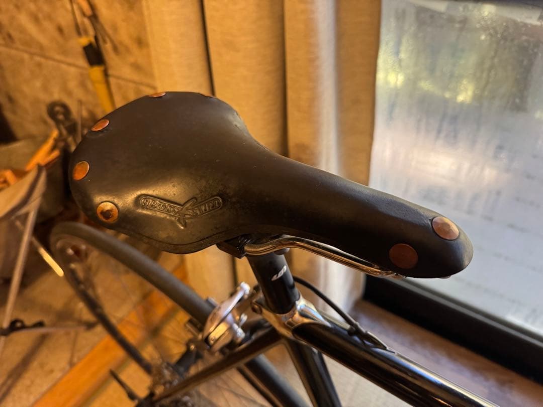 BROOKS レザーサドル Swift？黒