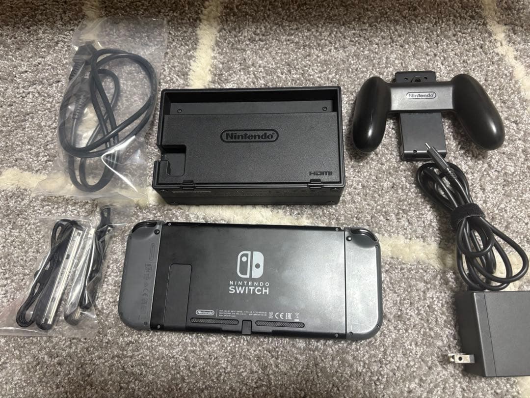 任天堂Switch本体　グレー