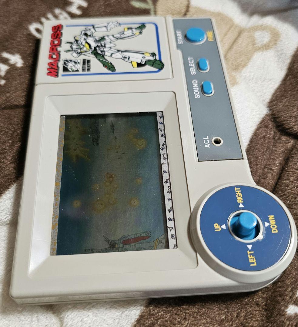 希少品　タカトクトイズ 超時空要塞マクロス スペースファイト　ゲームウォッチ