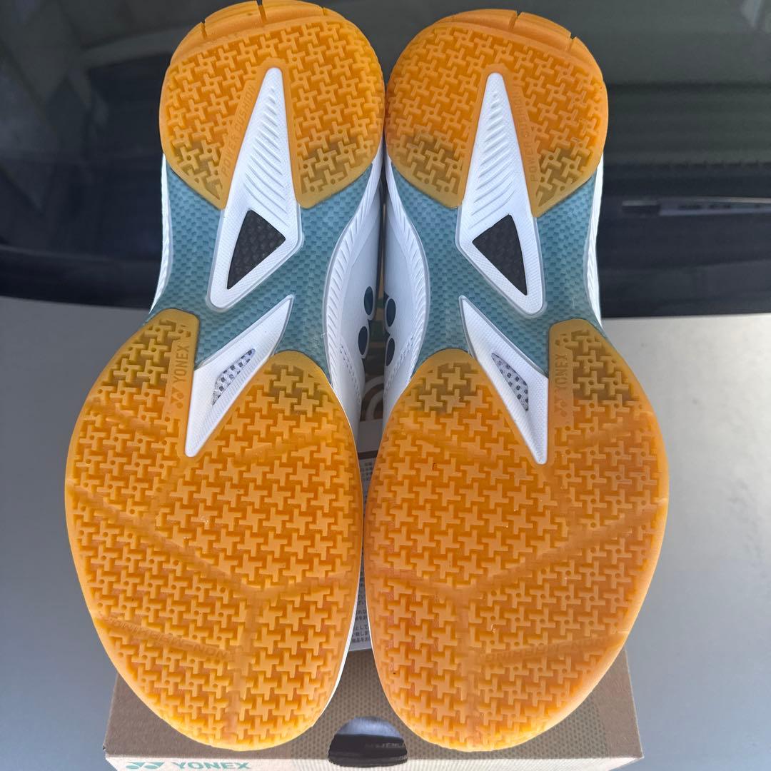 YONEX パワークッション65Z 26.0cm