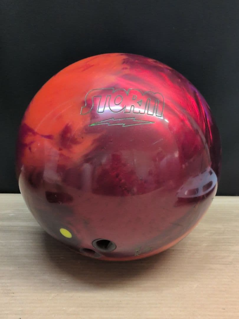 STORM ボウリングボール 赤＆青 ケース付き M2583