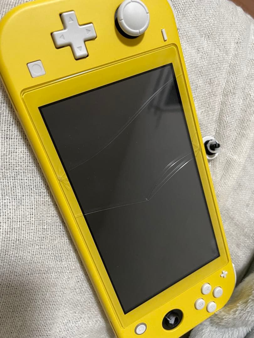 Nintendo Switch Lite イエロー 画面ひびあり　ジャンク