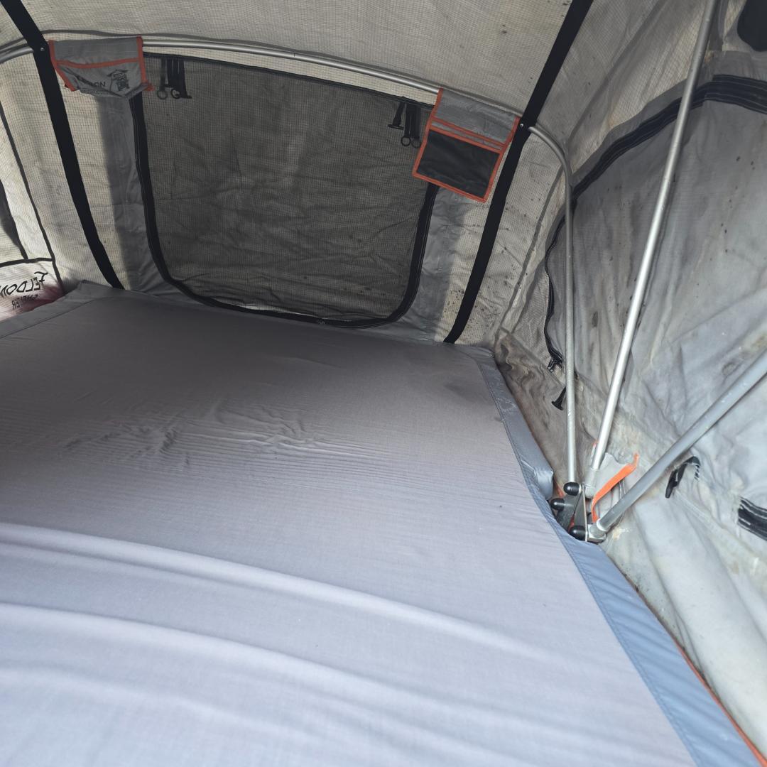 福岡引取限定　FELDON SHELTER 車用ルーフトップテント ルーフテント